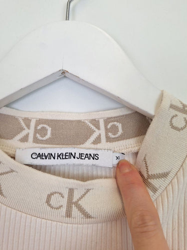 Second-Hand - Calvin Klein Cream Ribbed Monogram Detail T-shirt Size XL - SwapUp