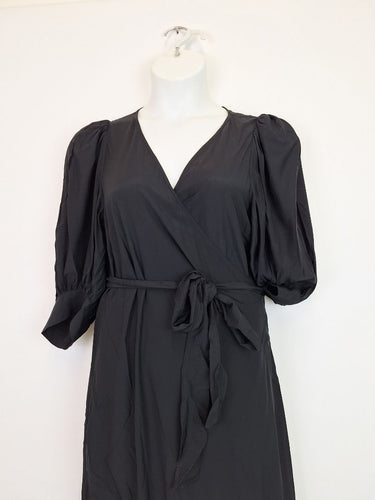 Second-Hand - Cable Essential Black Flowy Wrap Dress Size XL - SwapUp