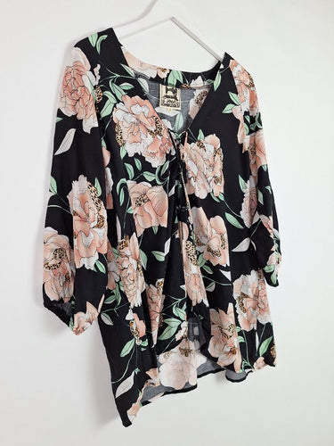 Second-Hand - Jaase Abstract Floral Blouse Size M - SwapUp