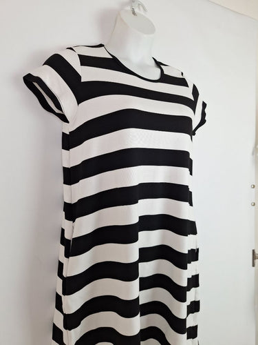 Second-Hand - Feathers Casual Jersey Striped Stretch Dress Size M - SwapUp