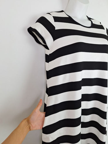 Second-Hand - Feathers Casual Jersey Striped Stretch Dress Size M - SwapUp
