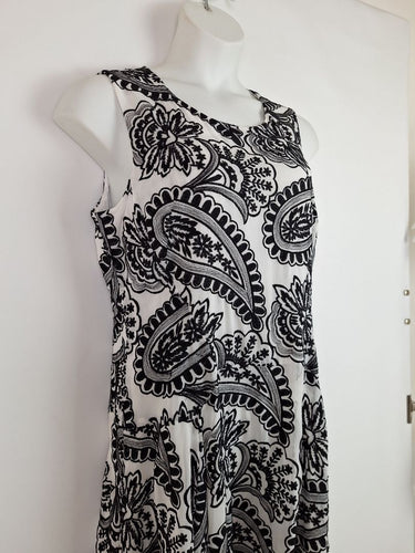 Second-Hand - Tommy Hilfiger Paisley Dual Layer Embroidered Midi Dress Size 16 - SwapUp