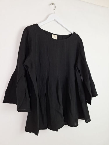 Second-Hand - Zephyr Timeless Fluted Linen Top Size M - SwapUp