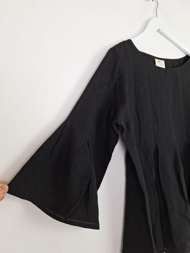 Second-Hand - Zephyr Timeless Fluted Linen Top Size M - SwapUp