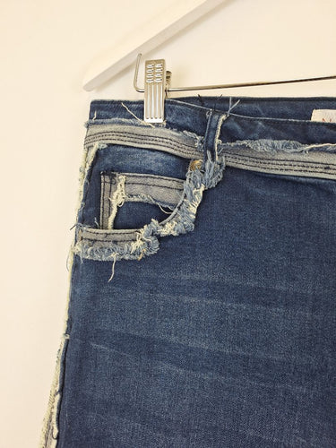 Second-Hand - New London Jeans Raw Edge Straight Jeans Size L - SwapUp