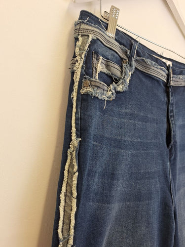 Second-Hand - New London Jeans Raw Edge Straight Jeans Size L - SwapUp