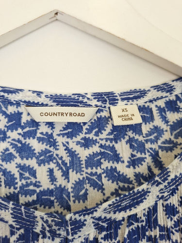 Second-Hand - Country Road Colbalt Leaf Print Top Size XS - SwapUp
