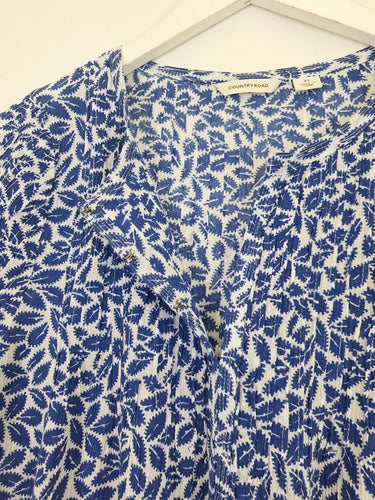 Second-Hand - Country Road Colbalt Leaf Print Top Size XS - SwapUp