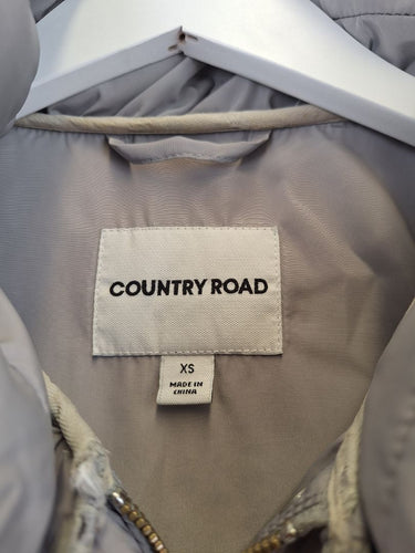Second-Hand - Country Road Sweet Collar Puffer Vest Size XS - SwapUp