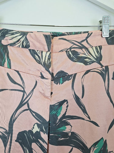 Second-Hand - Cue Satin Tropical Blush Pants Size 12 - SwapUp