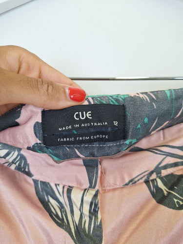 Second-Hand - Cue Satin Tropical Blush Pants Size 12 - SwapUp