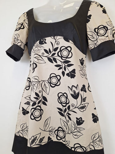 Second-Hand - Review Babydoll Floral Mini Dress Size 10 - SwapUp
