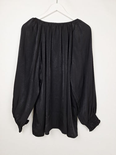 Second-Hand - Something 4 Olivia Noir Luxe Tied Top Size 16 - SwapUp