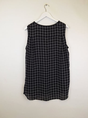 Second-Hand - Pingpong Semi Sheer Checker Office Top Size 14 - SwapUp