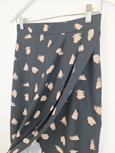 Second-Hand - Pilgrim Sleek Front Slit Midi Skirt Size 8 - SwapUp