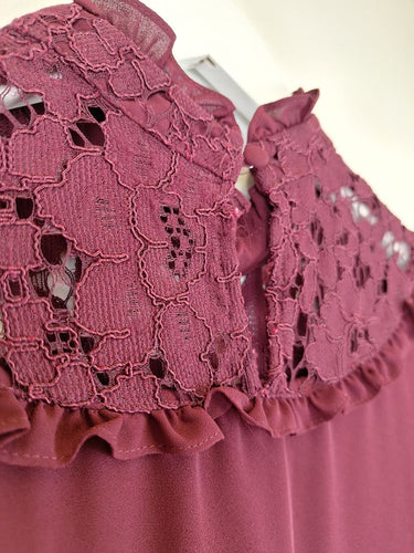 Second-Hand - Review Frilly Lace Berry Sleeveless Top Size 6 - SwapUp
