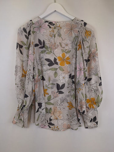 Second-Hand - Country Road Sweet Sheer Floral Blouse Size 6 - SwapUp