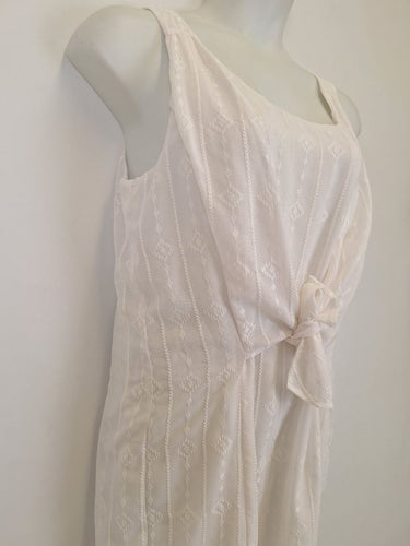 Second-Hand - Table Eight Dainty Embroidered Mini Dress Size 14 - SwapUp