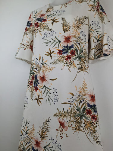Second-Hand - Cue Sophisticated Bush Bouquet Mini Dress Size 6 - SwapUp