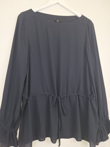 Second-Hand - Cue Navy Boat Neck Evelated Top Size 14 - SwapUp