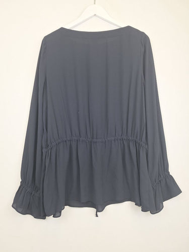 Second-Hand - Cue Navy Boat Neck Evelated Top Size 14 - SwapUp
