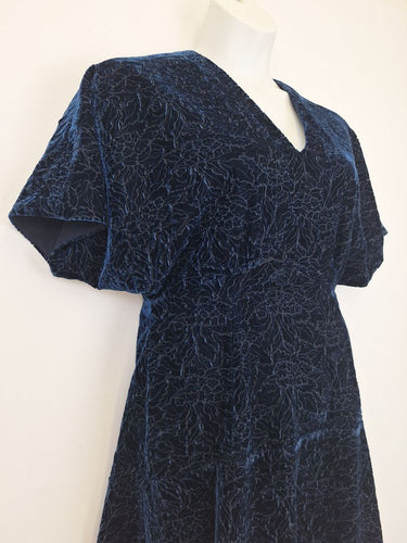 Second-Hand - Cue Rich Blue Velvet Mini Dress Size 12 - SwapUp