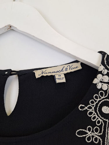 Second-Hand - Hammock & Vine Boho Embroidered Weekender Top Size 10 - SwapUp