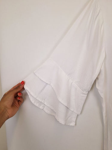 Second-Hand - Carolina Crisp White Frill Edge Top Size L - SwapUp