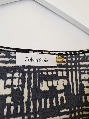 Second-Hand - Calvin Klein Cowl Neck B&W Top Size M - SwapUp