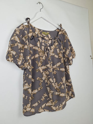 Second-Hand - Katherine Taupe Crosshatch Silk Top Size 12 - SwapUp