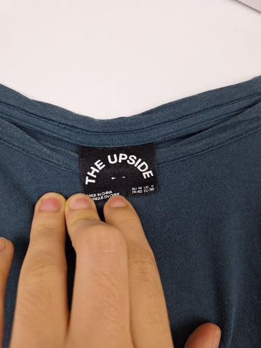 Second-Hand - The Upside Branded Hi-Low Cropped T-shirt Size M - SwapUp