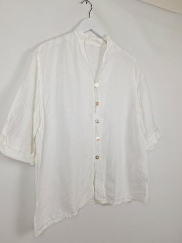 Second-Hand - Assorted Brands Mother Of Pearl Button Linen Top Size XL - SwapUp