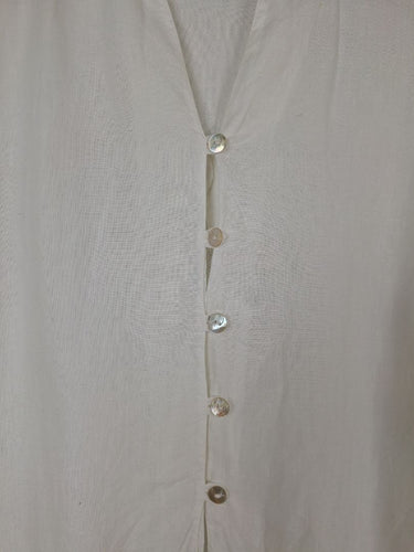 Second-Hand - Assorted Brands Mother Of Pearl Button Linen Top Size XL - SwapUp