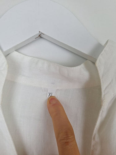 Second-Hand - Assorted Brands Mother Of Pearl Button Linen Top Size XL - SwapUp