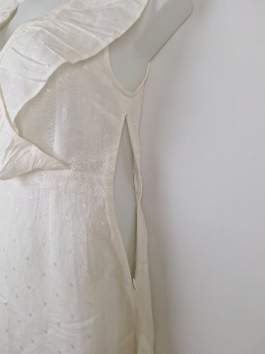 Second-Hand - Tigerlily Sweet Ruffle Linen Mini Pants Size 12 - SwapUp
