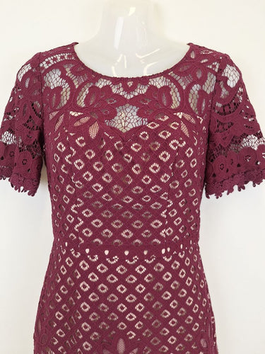 Second-Hand - Review Plum Tailored Lace Midi Dress Size 6 - SwapUp