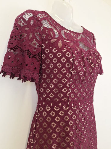 Second-Hand - Review Plum Tailored Lace Midi Dress Size 6 - SwapUp