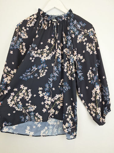Second-Hand - Witchery Midnight Orchid Bloom Jacket Size 8 - SwapUp