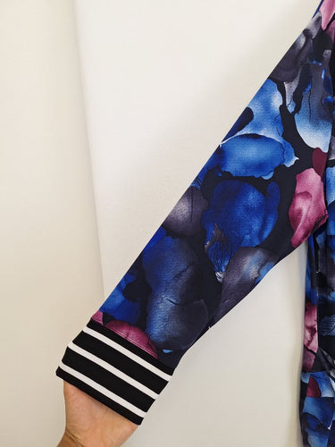 Second-Hand - Taking Shape Watercolour Floral Stripe Contrast Top Size XL - SwapUp