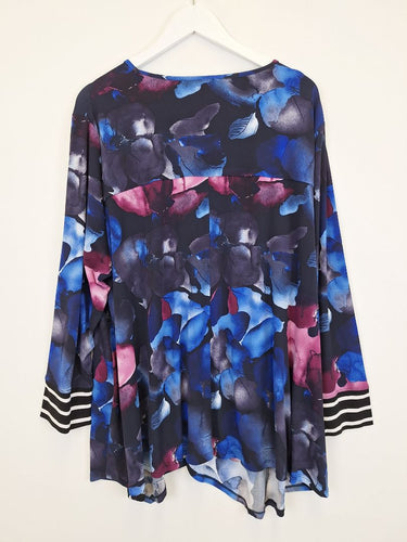 Second-Hand - Taking Shape Watercolour Floral Stripe Contrast Top Size XL - SwapUp