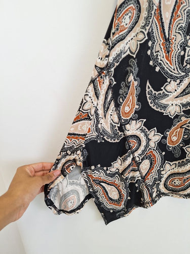 Second-Hand - Taking Shape Bohemian Brown Paisley Top Size XL - SwapUp