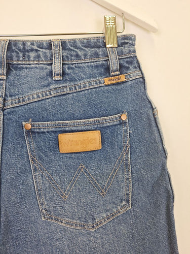 Second-Hand - Wrangler High Waist Cut Off Shorts Size 10 - SwapUp