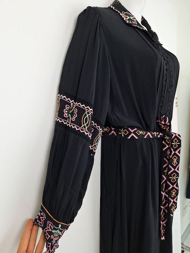 Second-Hand - Monsoon Contrast Embroidery Wavy Lace Dress Size 24 - SwapUp