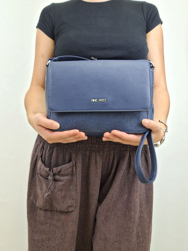 Second-Hand - Nine West Navy Soft Feminine Crossbody Bag - SwapUp