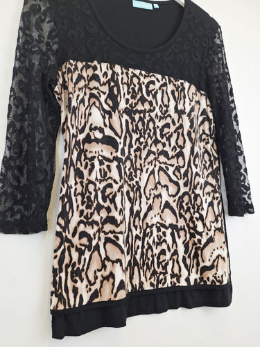 Second-Hand - Blue Illusion Leopard Lace Sleeve Top Size M - SwapUp