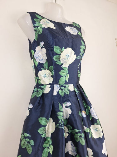 Second-Hand - Chi Chi London Off To the Races Navy Midi Dress Size 6 - SwapUp
