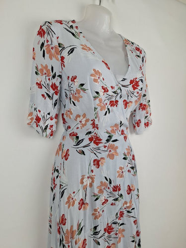 Second-Hand - Piper Pretty Soft Blue Floral Wrap Midi Dress Size 6 - SwapUp