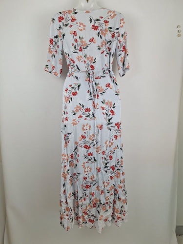 Second-Hand - Piper Pretty Soft Blue Floral Wrap Midi Dress Size 6 - SwapUp