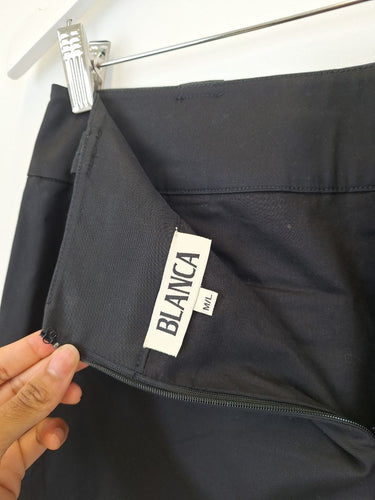 Second-Hand - Blanca Boxed Pocked Noir Utility Mini Skirt Size M - SwapUp