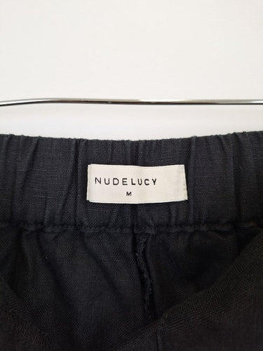 Second-Hand - Nude Lucy Everyday Pleated Thilda Linen Shorts Size M - SwapUp